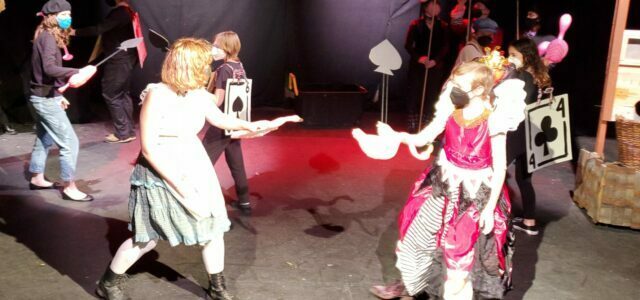 Alice in Pantoland fight scene pic1